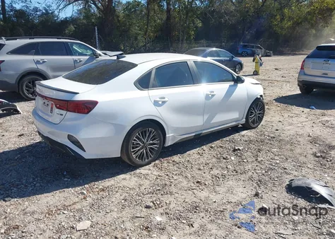 2024 Kia Forte Gt-Line z USA, uszkodzony, nr VIN 3KPF54AD1RE805613